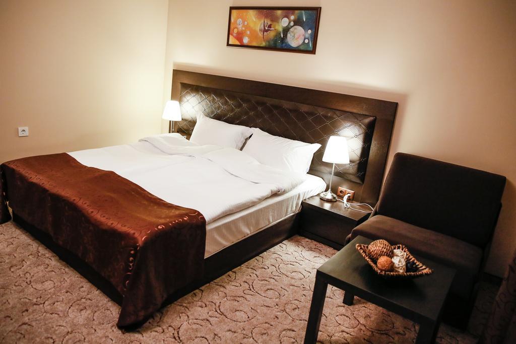 Einstein House & Spa Marchevo Bilik gambar