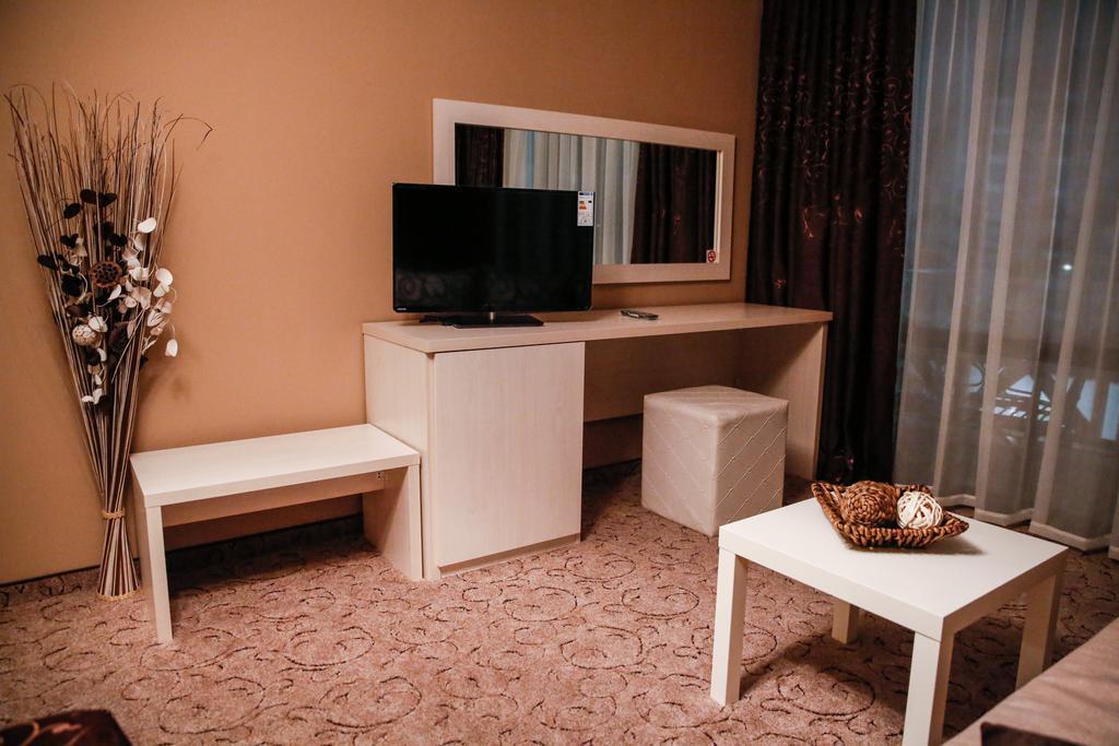 Einstein House & Spa Marchevo Bilik gambar