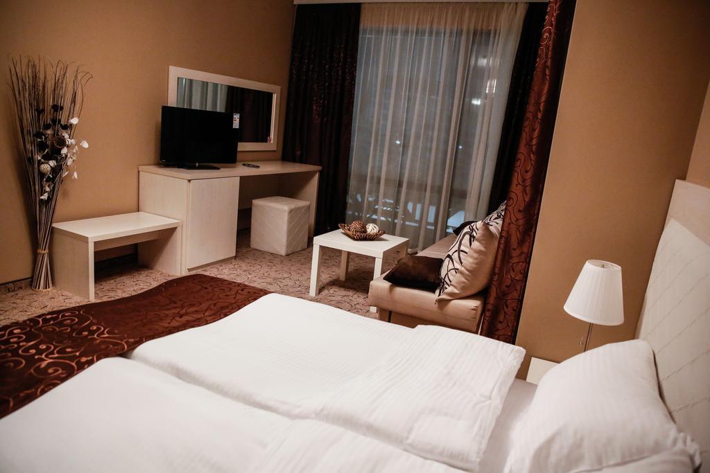 Einstein House & Spa Marchevo Bilik gambar