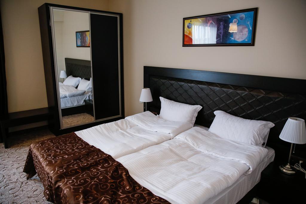 Einstein House & Spa Marchevo Bilik gambar