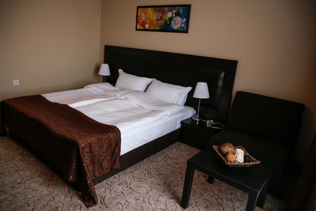 Einstein House & Spa Marchevo Luaran gambar
